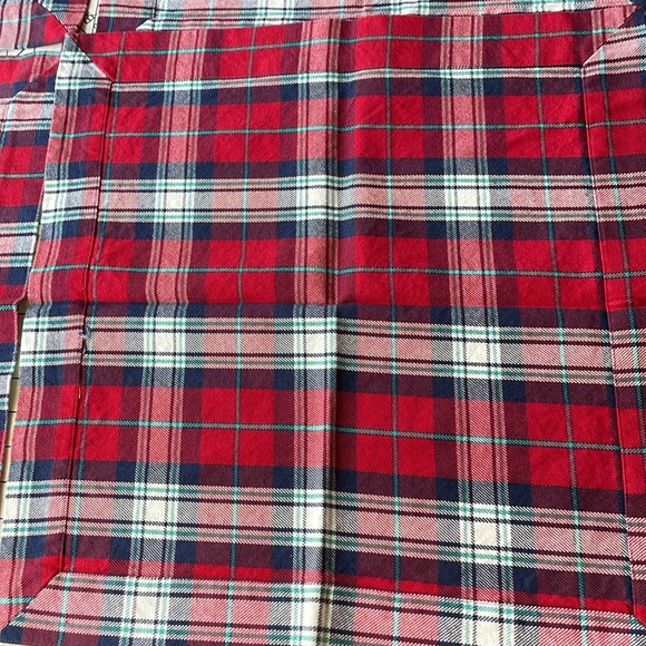 4 square (19" x 19"), red/white/blue plaid napkins - Picture 7 of 13